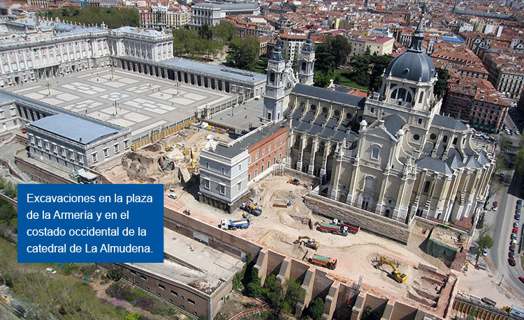 Excavaciones en la plaza de la Armería