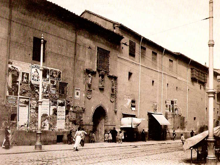 Edificio original del hospital de La Latina antes de ser demolido en 1904